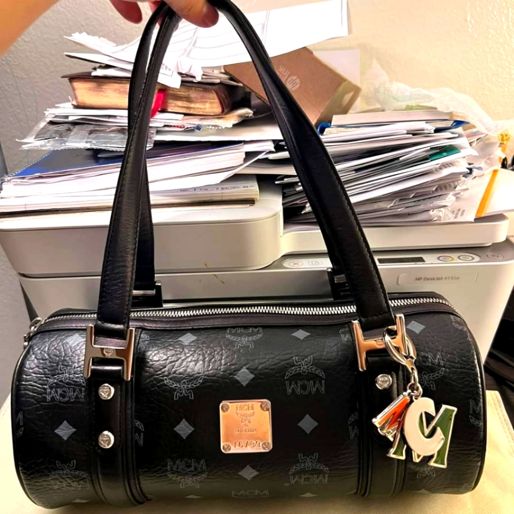 AUNTHENTIC MCM PAPILON